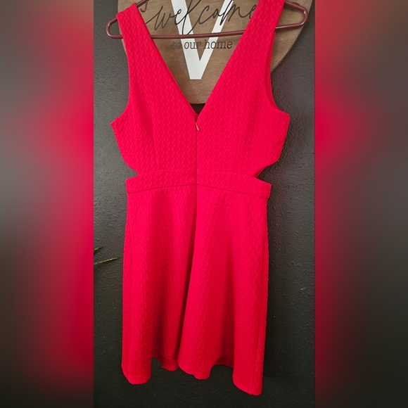 Forever 21 :Beautiful Red mini dress. - Picture 2 of 7
